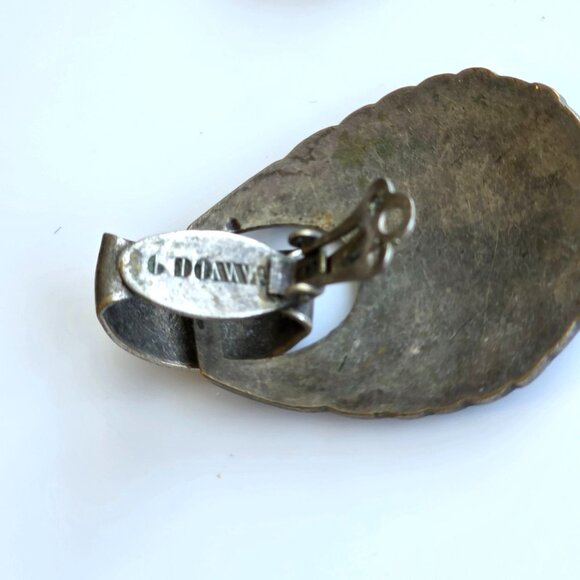 Vtg Donna Dressler Silver Repousse Dangle Earrings Art Deco Clip On Fan Shell - Picture 3 of 5